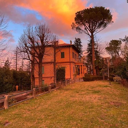 Villa Delle Rose - Hotel Paradiso Amandola Exterior photo